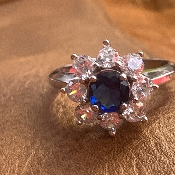 Brilliant Lab Created Sapphire & White Topaz Halo Dinner Ring Sterling Size 8 - Picture 9 of 11